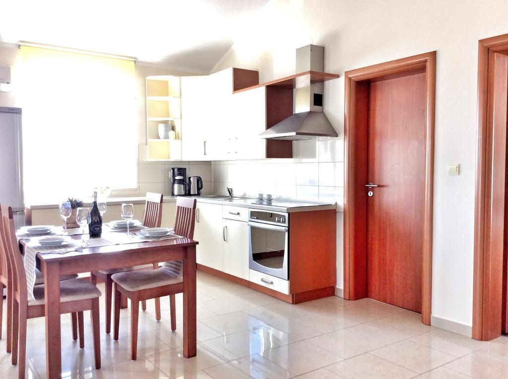 Apartments Kovacic Malinska Buitenkant foto