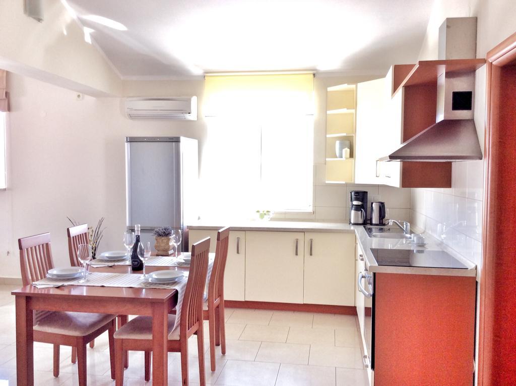 Apartments Kovacic Malinska Buitenkant foto